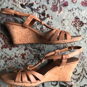 clarks fiddle scroll sandal